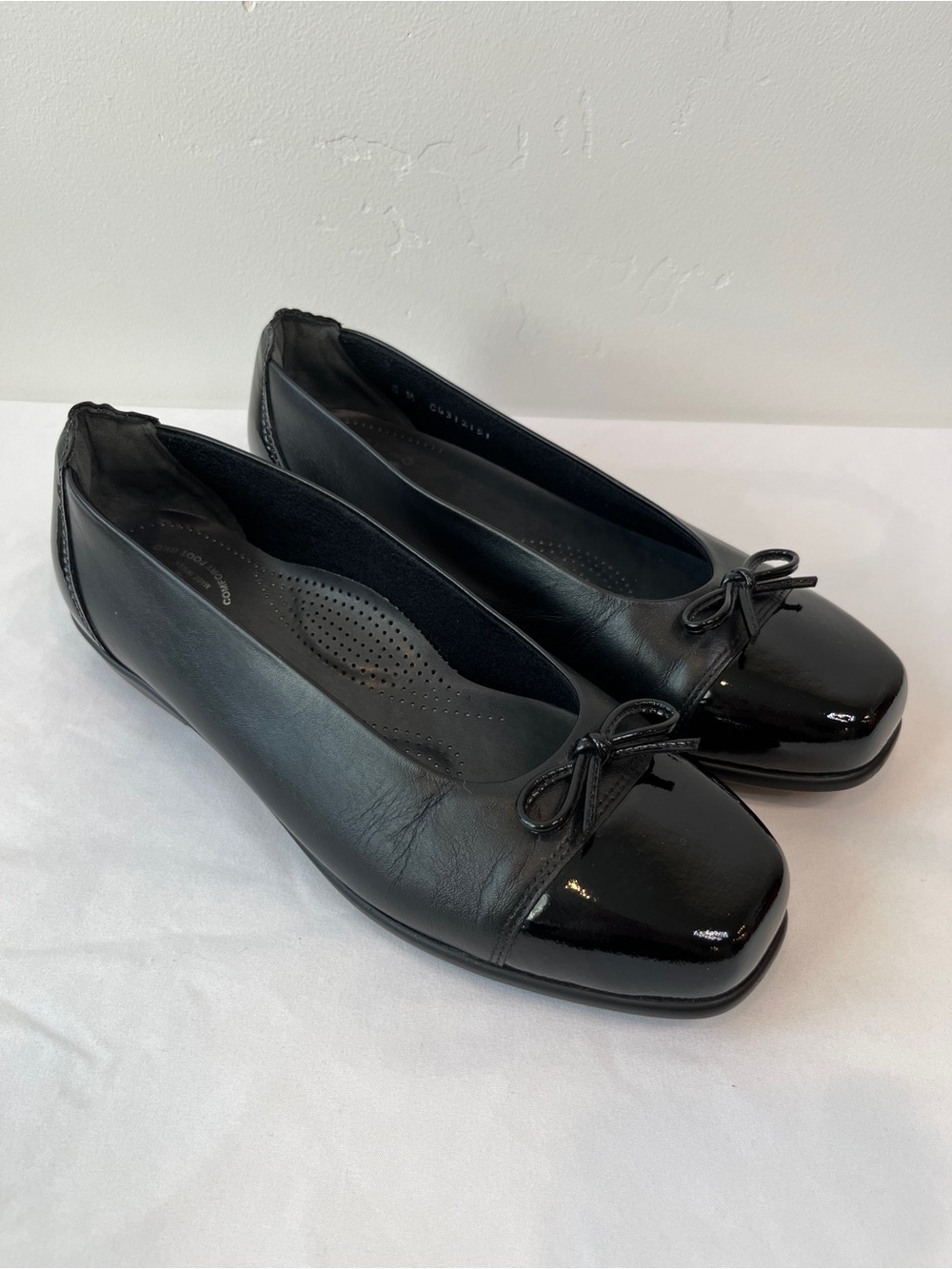SAS Coco Black Leather Patent Cap Toe Bow Slip On Ballet Flats Womens Size 8 M